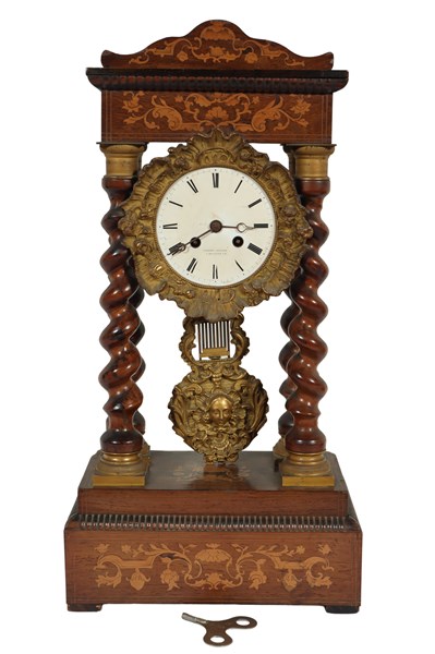 Lot 66 - PORTICO CLOCK