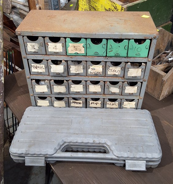 Lot 252 - PARTS CABINET