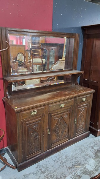 Lot 146 - SIDEBOARD