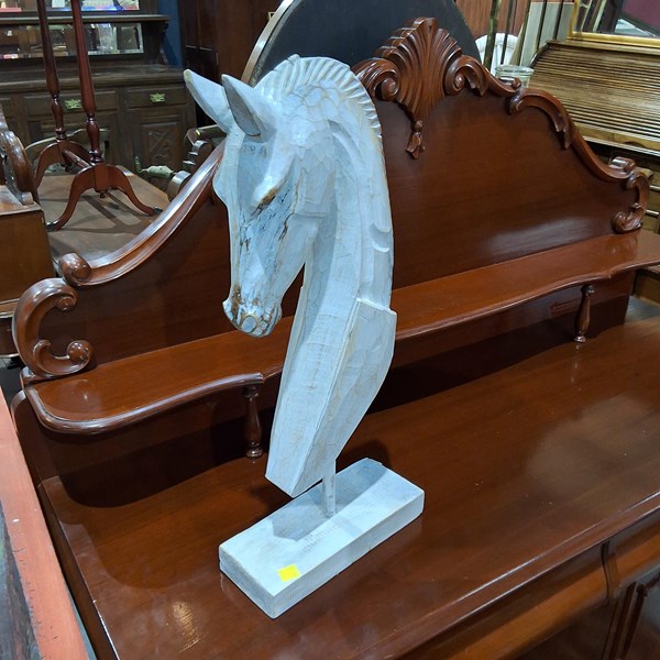 Lot 455 - WOOD CARVING