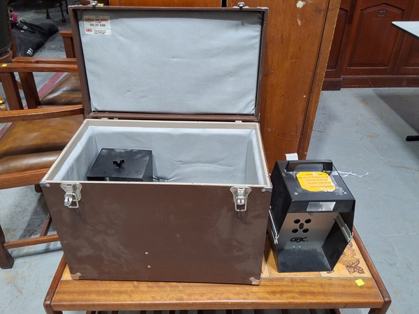 Lot 363 - POLAROID CAMERA