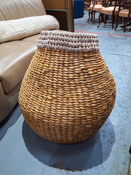 Lot 92 - BASKET