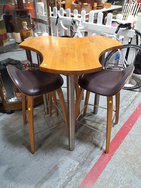 Lot 62 - BAR SETTING