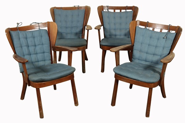Lot 17 - SET OF CANADA EASY CHAIRS