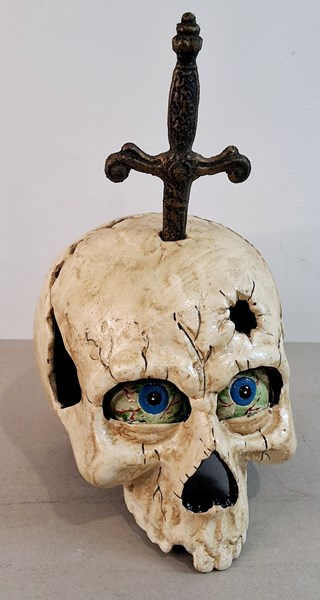 Lot 452 - SKULL ORNAMENT