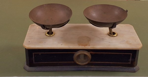 Lot 1040 - SET OF SCALES