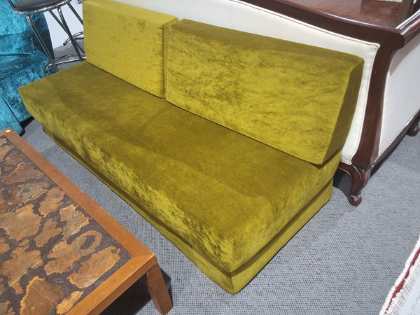 Lot 302 - SOFA BED
