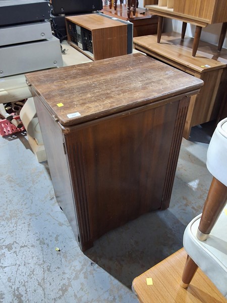Lot 466 - SEWING MACHINE