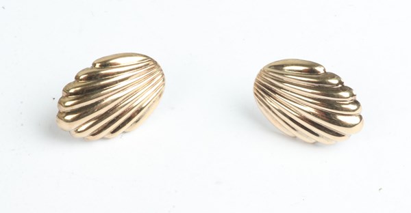 Lot 1019 - GOLD EARRINGS