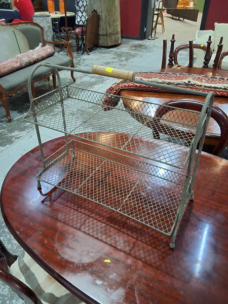 Lot 119 - KITCHEN TIDY