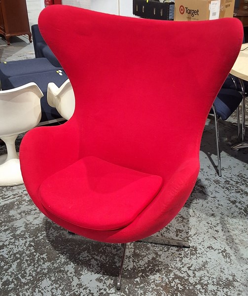 Lot 50 - EGG CHAIR