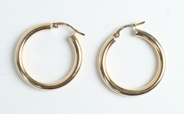 Lot 1017 - GOLD EARRINGS
