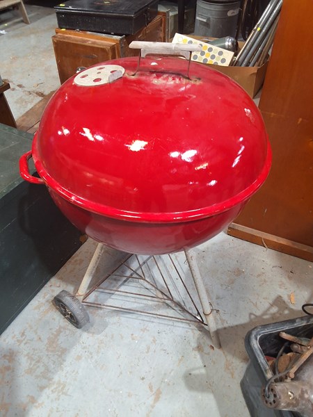 Lot 325 - WEBER BBQ