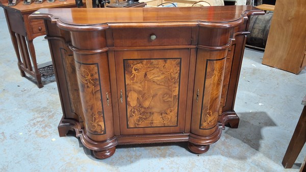Lot 262 - CREDENZA