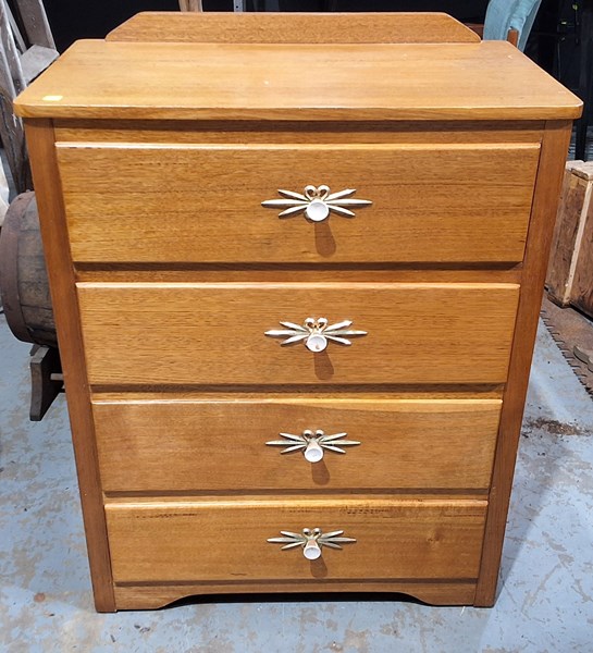 Lot 200 - CHEST OF DRAWERS