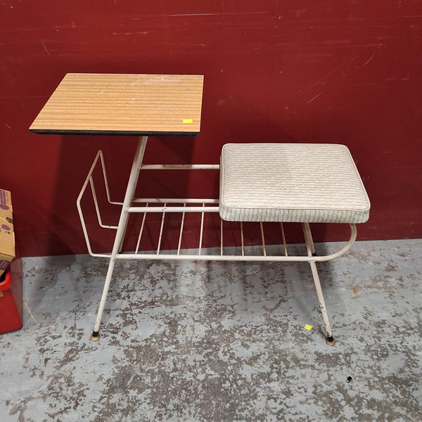 Lot 143 - HALL SEAT