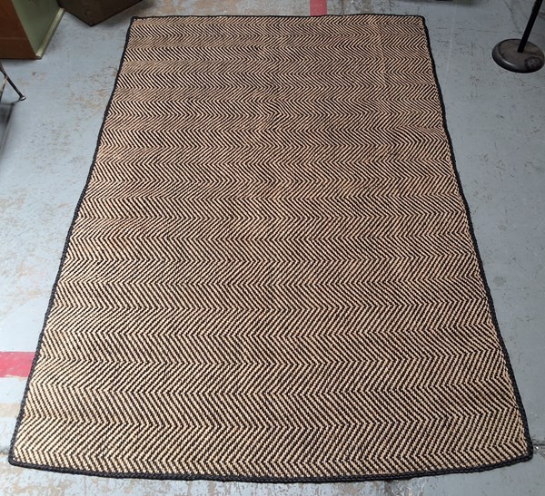 Lot 401 - JUTE RUG