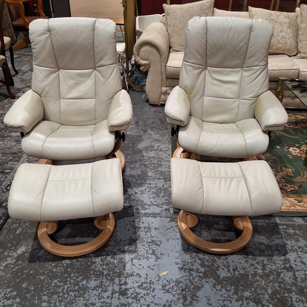 Lot 144 - RECLINER CHAIRS