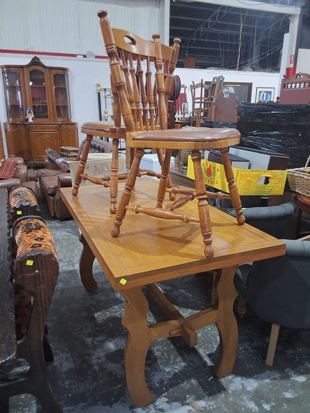 Lot 182 - DINING TABLE & CHAIRS