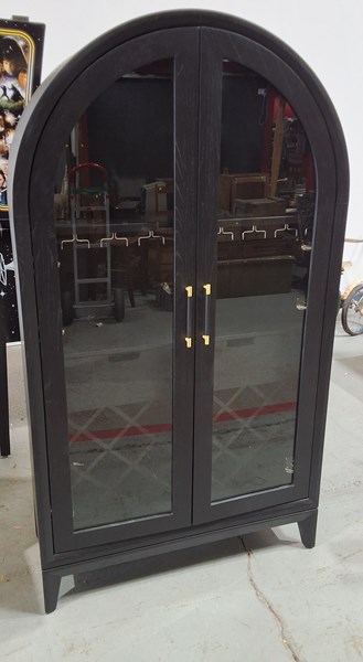 Lot 353 - DRINKS CABINET