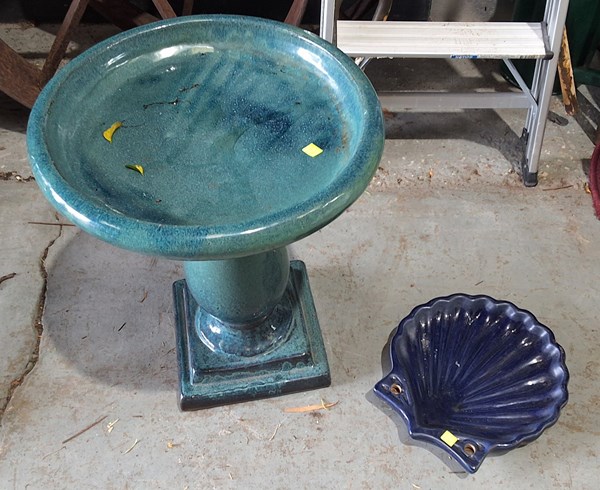 Lot 427 - BIRDBATHS