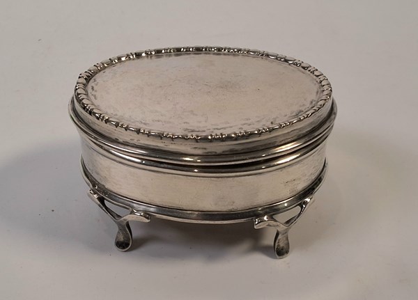 Lot 1068 - SILVER BOX