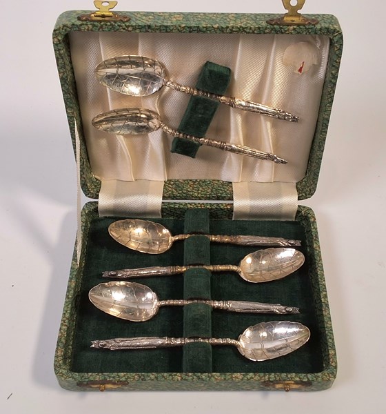 Lot 1060 - SILVER SPOONS