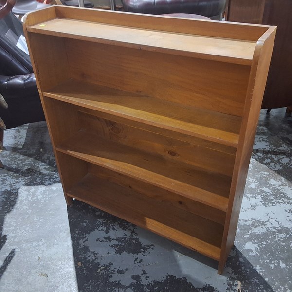 Lot 177 - BOOKSHELF