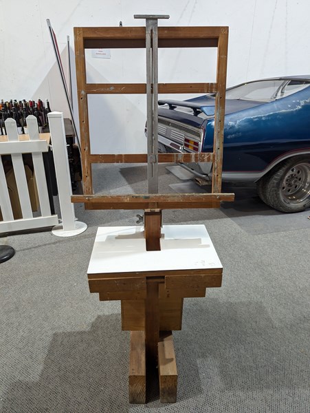 Lot 321 - ARTIST EASEL