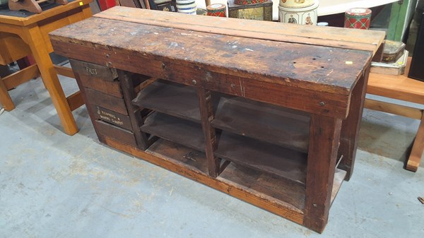 Lot 366 - WORKBENCH