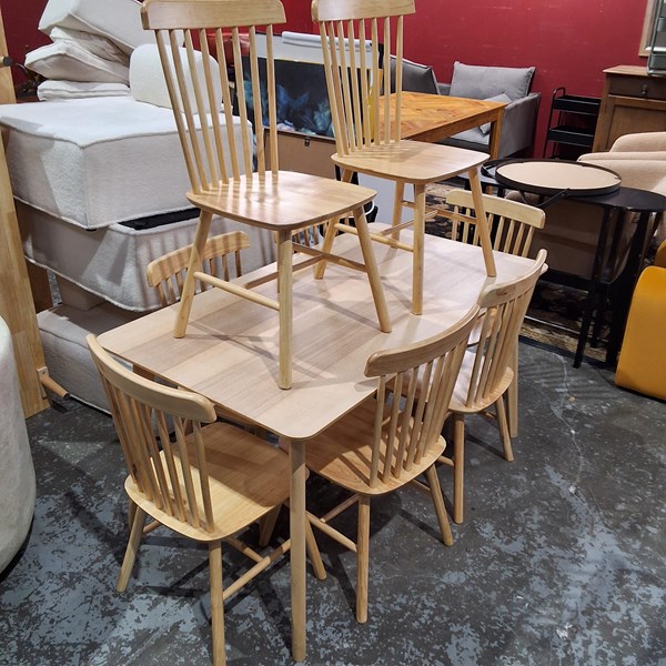 Lot 134 - DINING SUITE