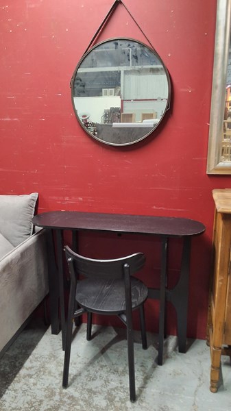 Lot 77 - CONSOLE SET