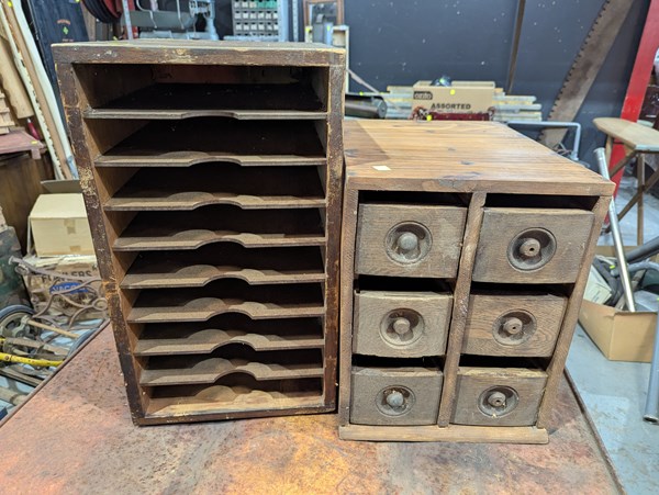 Lot 225 - DESK TIDIES