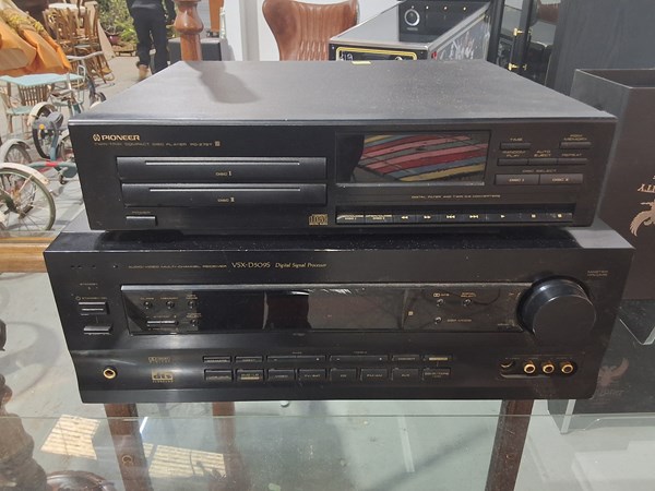 Lot 229 - STEREO LOT