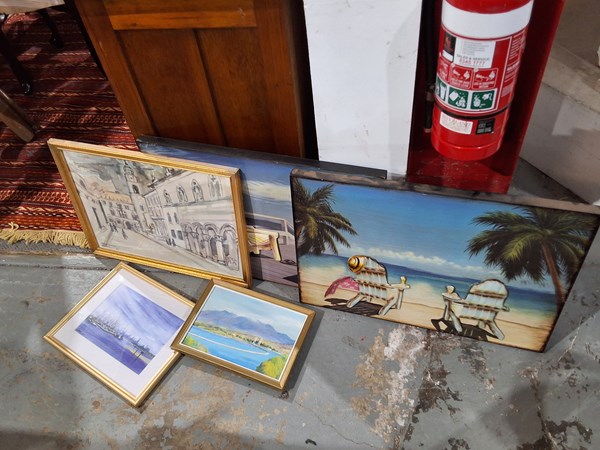 Lot 295 - WALL DECOR