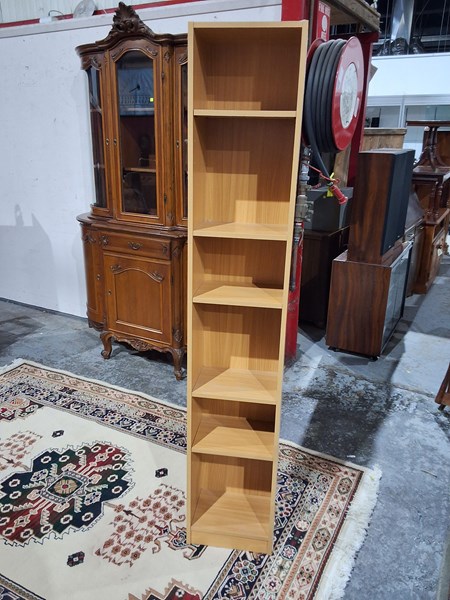 Lot 276 - BOOKSHELF