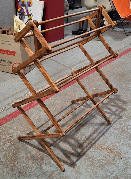 Lot 230 - CLOTHES AIRER