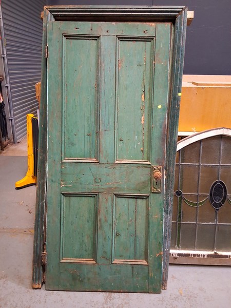 Lot 321 - RUSTIC DOOR