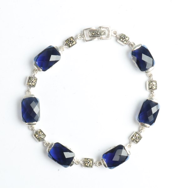 Lot 1055 - SILVER BRACELET