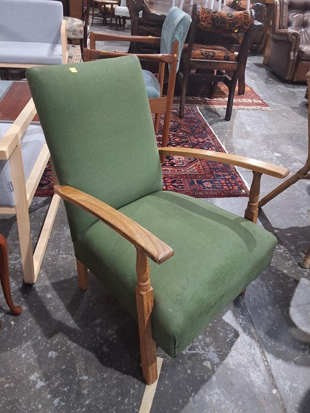 Lot 139 - ARMCHAIR