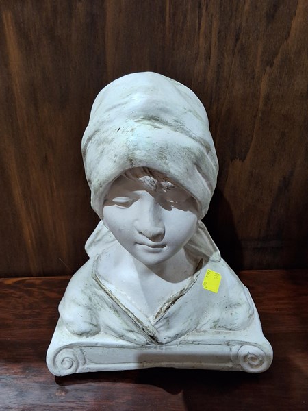 Lot 169 - PLASTER BUST