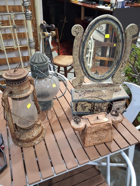 Lot 416 - DECOR LOT
