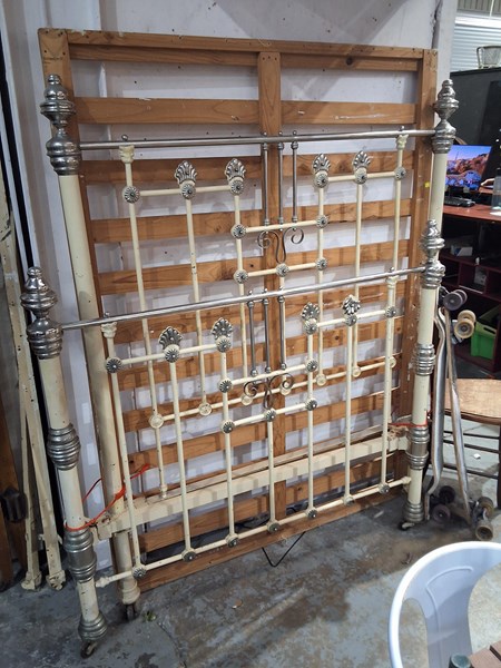 Lot 411 - BED ENDS