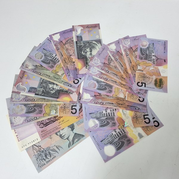 Lot 1093 - BANKNOTES