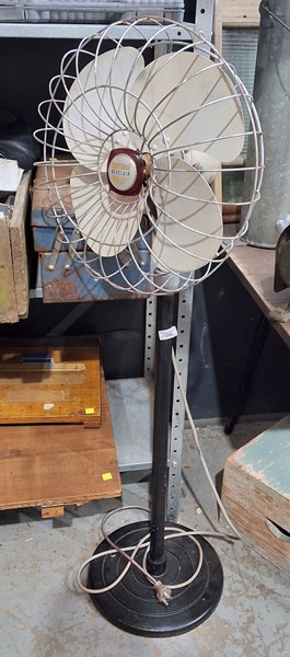 Lot 250 - STANDING FAN