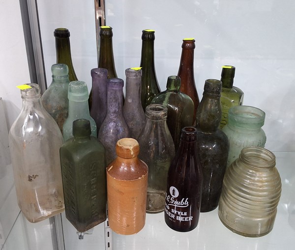 Lot 1460 - VINTAGE BOTTLES