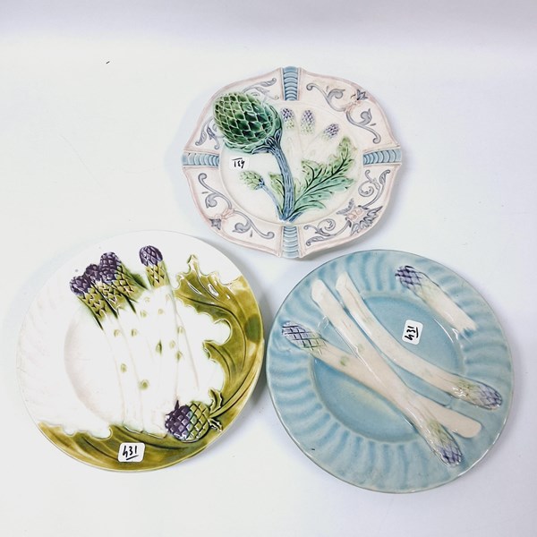 Lot 1355 - MAJOLICA PLATES