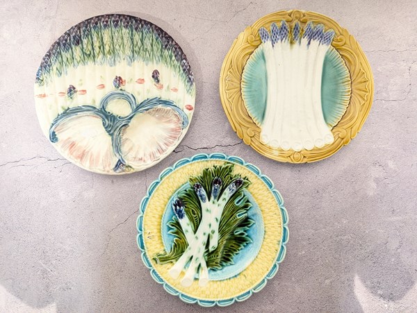 Lot 1619 - MAJOLICA PLATES