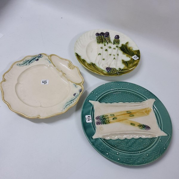 Lot 1302 - MAJOLICA PLATES