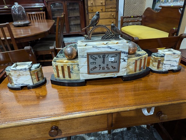 Lot 38 - GARNITURE CLOCK SET